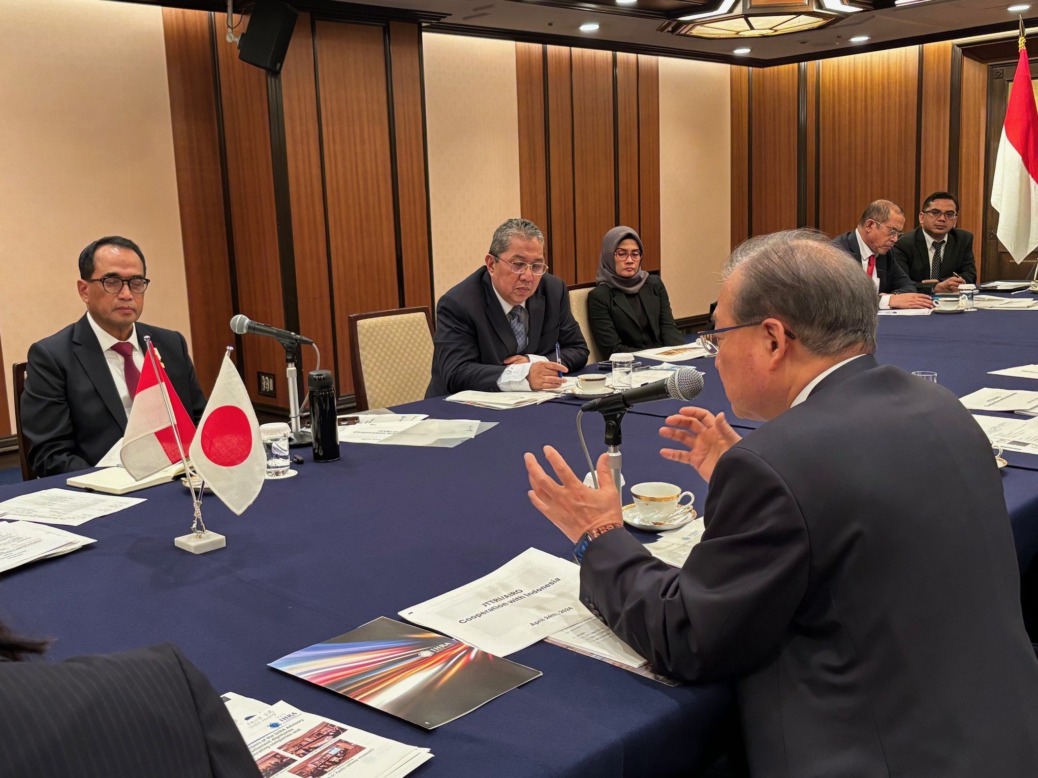 宿利理事長がブディ・インドネシア共和国運輸大臣と面会しました。 活動報告 レポート IHRA 社団法人国際高速鉄道協会